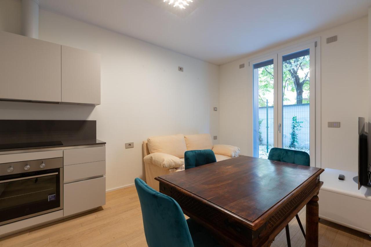 Appartement Cozy Flat With Parking à Milan Extérieur photo