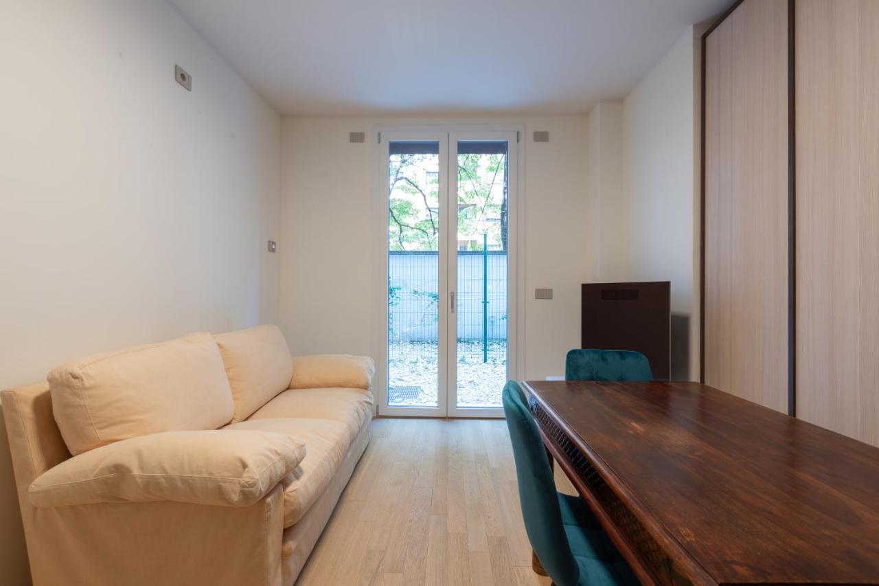 Appartement Cozy Flat With Parking à Milan Extérieur photo